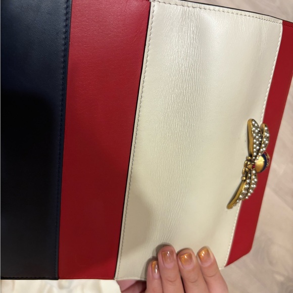 Authentic Gucci bee wallet on chain - Picture 3 of 5